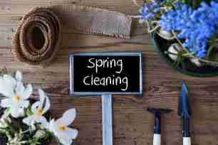 Szeretnéd idén pihenéssel tölteni a tavaszi nagytakarítás idejét? Dobd el a felmosórongyot, élvezd a szép időt – aztán pedig a tisztaságot és harmóniát, amit megteremtünk otthonodban! Ismerd meg megbízható takarító cégünket, és bízd ránk a tavaszi nagytak